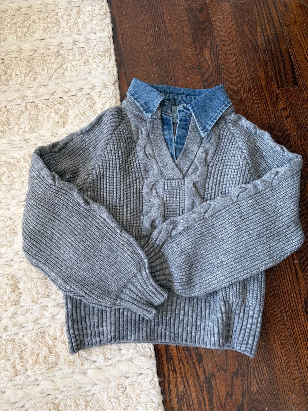 Commense Women's Grey Cable-Knit V-Neck Sweater with Faux Denim Collar